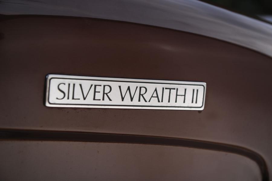  Rolls-Royce Silver Wraith II Saloon 1977 года  (фото 2 из 11)